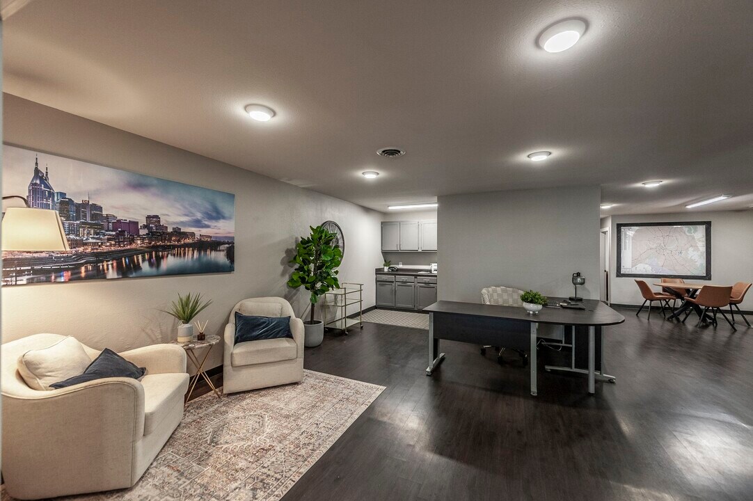 405 2 Mile Pike in Goodlettsville, TN - Building Photo