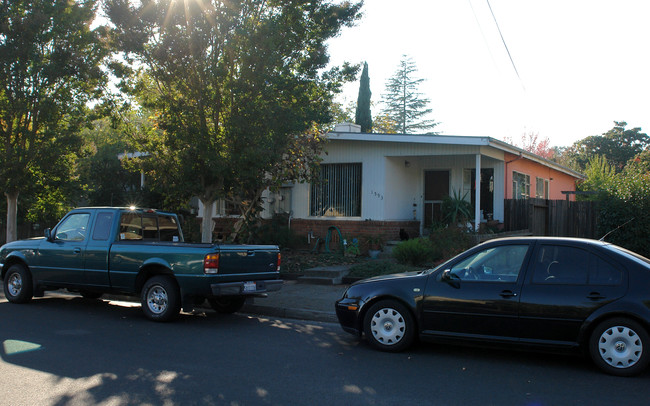 1591 Wright St in Santa Rosa, CA - Building Photo - Building Photo