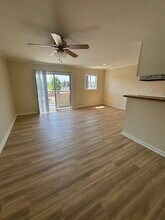 Terraces at Madrona in Sherman Oaks, CA - Foto de edificio - Building Photo