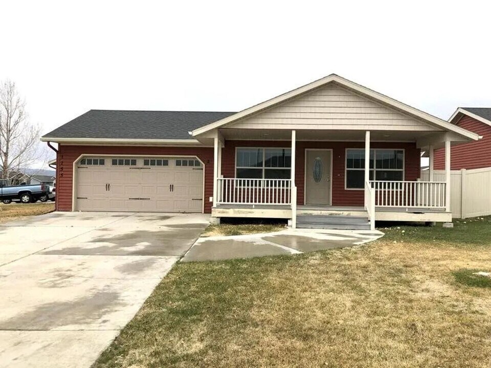 1155 Guthrie Rd in Helena, MT - Building Photo