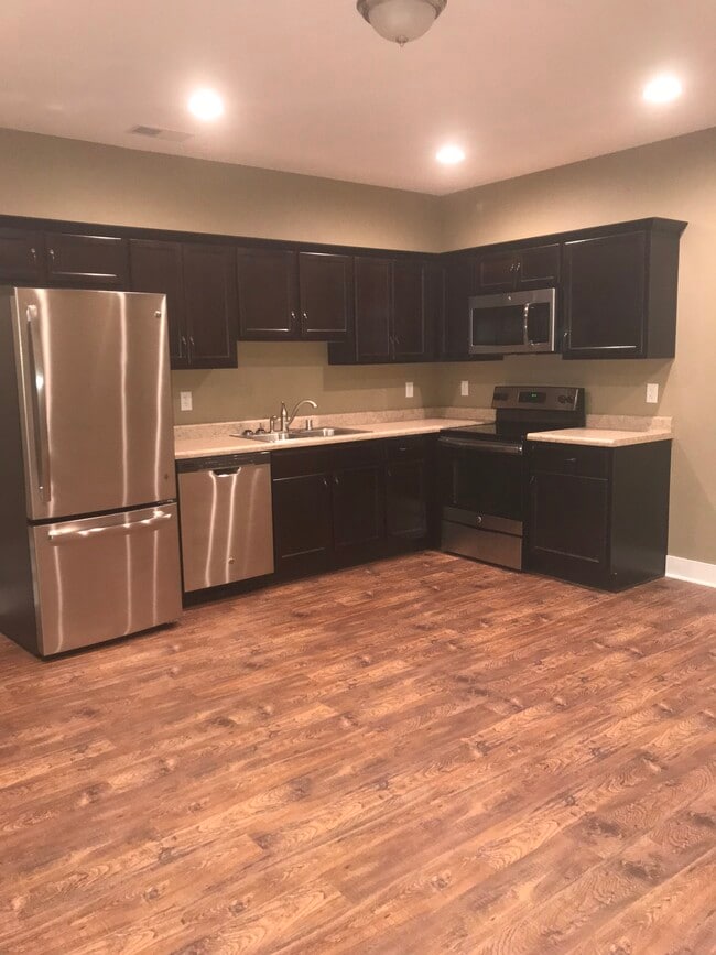 110 Plum Aly, Unit 110