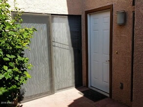 18 E Coral Gables Dr in Phoenix, AZ - Building Photo - Building Photo