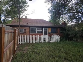 2423 E St Vrain St in Colorado Springs, CO - Building Photo