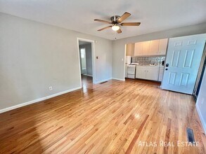 218 W Cheyenne Rd in Colorado Springs, CO - Building Photo - Building Photo