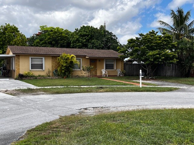 15551 SW 307th St in Homestead, FL - Foto de edificio