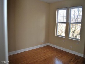 7330 N Damen Ave-Unit -# 3 in Chicago, IL - Building Photo - Building Photo