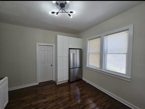 1726 N Arlington Pl, Unit Lower Unit in Milwaukee, WI - Foto de edificio - Building Photo