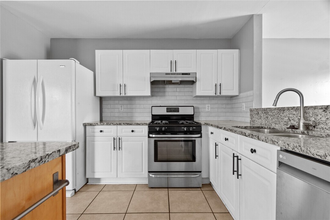 15835 S Alley Ct in Houston, TX - Building Photo