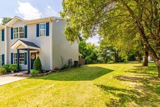 100 Village Ct in Greer, SC - Building Photo - Building Photo