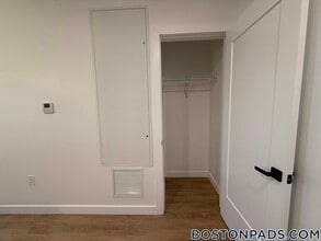 199 Gardner St in Boston, MA - Foto de edificio - Building Photo