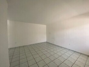 626 Meridian Ave in Miami Beach, FL - Foto de edificio - Building Photo