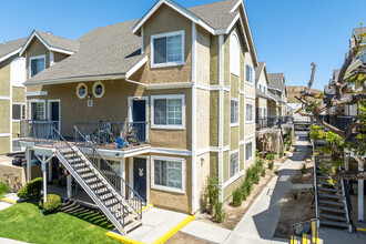 Sierra Canyon Apartments in Canyon Country, CA - Building Photo - Building Photo