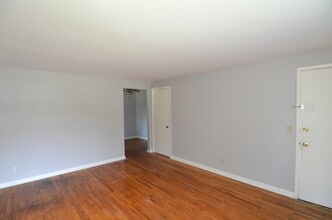 4216 Settle St, Unit 2 in Cincinnati, OH - Building Photo - Building Photo