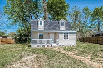913 Nevell St in Cleveland, TX - Building Photo - Building Photo
