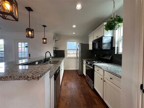 4322 Chapman St in Houston, TX - Foto de edificio - Building Photo