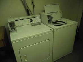 879 Beacon St in Boston, MA - Foto de edificio - Building Photo