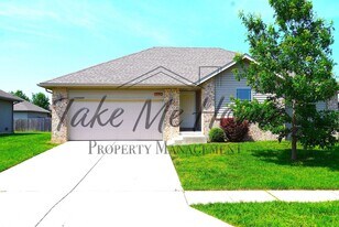 5597 W Longleaf Dr in Springfield, MO - Building Photo