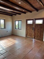 152 Lorenzo Rd in Santa Fe, NM - Building Photo