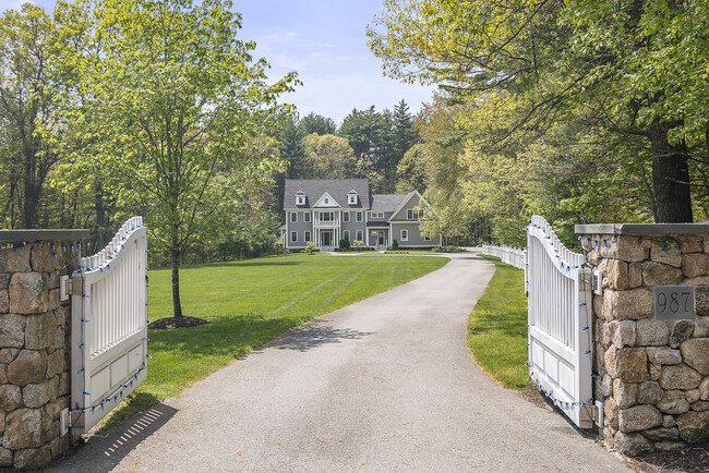 987 Lowell Rd in Concord, MA - Building Photo - Building Photo