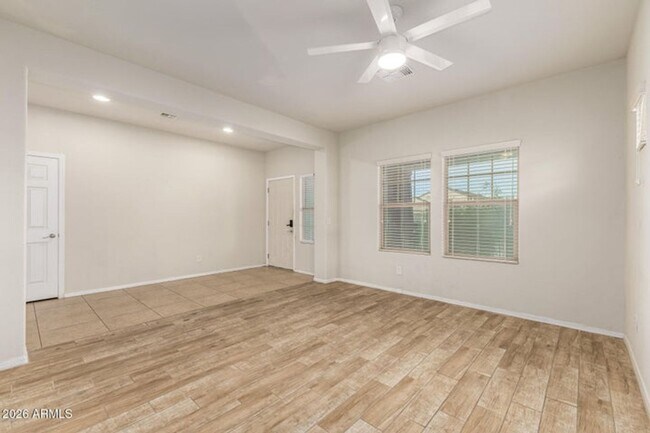 5809 W Euclid Ave in Phoenix, AZ - Building Photo - Building Photo