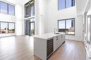 808 Crawford St in Houston, TX - Building Photo