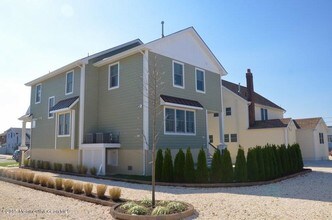 23 Parkway in Point Pleasant Beach, NJ - Building Photo - Building Photo