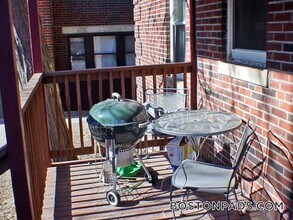 8 Lakeville Rd in Boston, MA - Building Photo - Building Photo