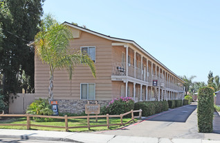 Del Pacifico Apartments