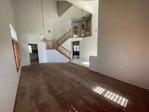 8728 Mesa Oak Dr in Riverside, CA - Building Photo - Building Photo