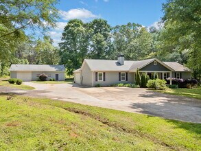 5325 Union Church Rd in Flowery Branch, GA - Building Photo - Building Photo