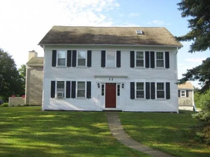 12 Statue Way in Portsmouth, RI - Building Photo