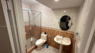 8680 NW 3rd Ln in Miami, FL - Building Photo - Building Photo