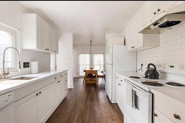 property at 2709 Parker Ln