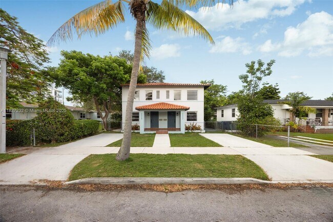 2332 SW 26th Ln in Miami, FL - Building Photo - Building Photo