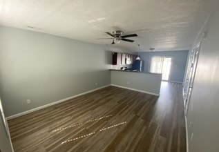 101 Glen Cannon Drive in Jacksonville, NC - Building Photo - Building Photo