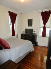137 Bridge St, Unit A in Newton, MA - Building Photo - Building Photo