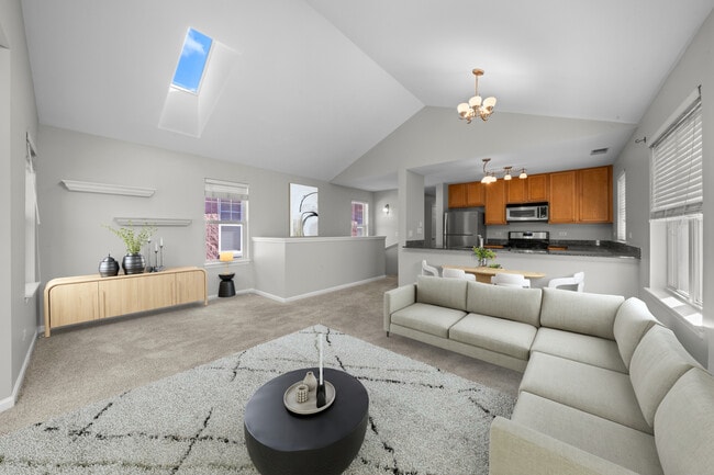 649 W Elm St in Chicago, IL - Building Photo - Building Photo