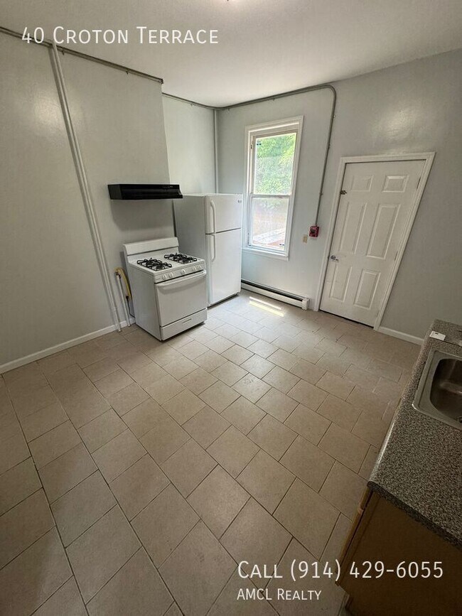 40 Croton Terrace in Yonkers, NY - Building Photo - Building Photo