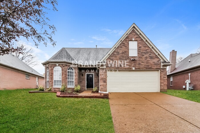 445 Bruins Trce in Memphis, TN - Building Photo