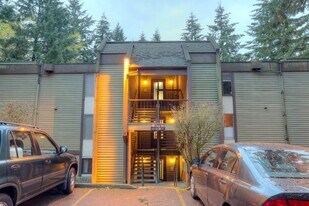 14515 NE 32nd St in Bellevue, WA - Building Photo