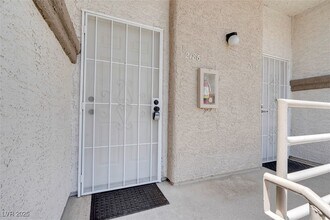 3150 N Soft Breezes Dr in Las Vegas, NV - Building Photo - Building Photo