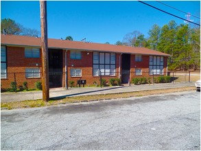 Penelope Court in Atlanta, GA - Foto de edificio - Building Photo