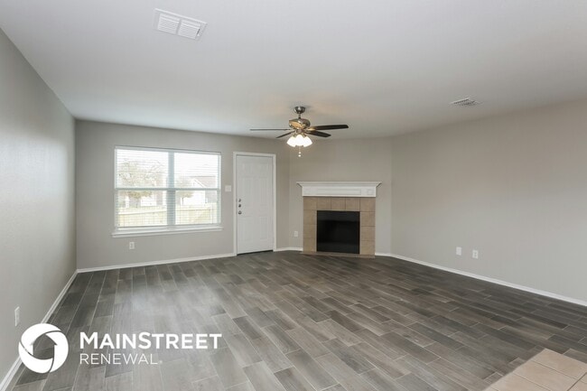 1781 Sierra Trail in Lancaster, TX - Foto de edificio - Building Photo