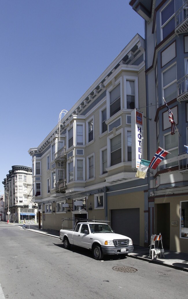 132 6th St in San Francisco, CA - Foto de edificio - Building Photo