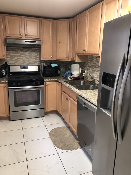 109 Cook St, Unit Apt 1 in Ithaca, NY - Foto de edificio
