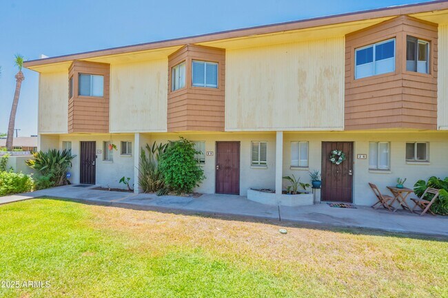 6040 N 15th St in Phoenix, AZ - Building Photo - Building Photo