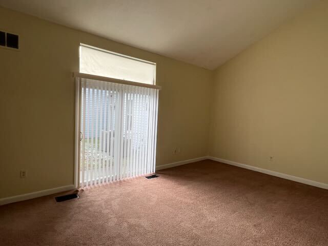 1 Adams Cir in Middleboro, MA - Foto de edificio - Building Photo