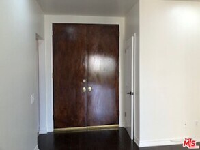 622 S Barrington Ave in Los Angeles, CA - Building Photo - Building Photo