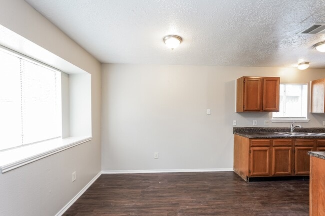 13526 Hampton Falls Dr in Houston, TX - Foto de edificio - Building Photo