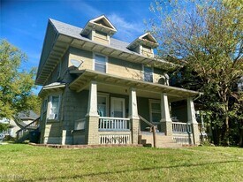 999 W Exchange St in Akron, OH - Building Photo